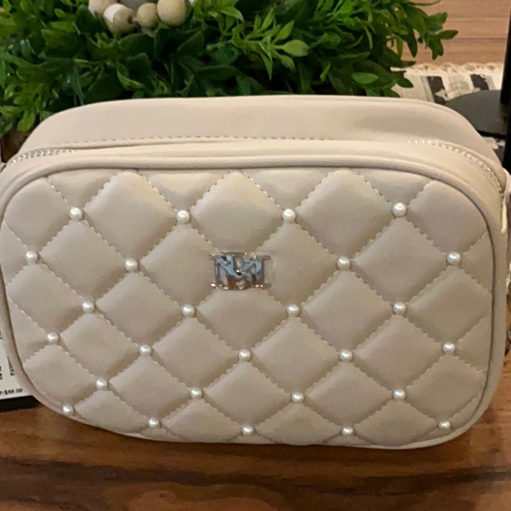 BADGLEY MISCHKA OFF WHITE CROSSBODY EITH PEARL ACCENTS - Picture 5 of 8
